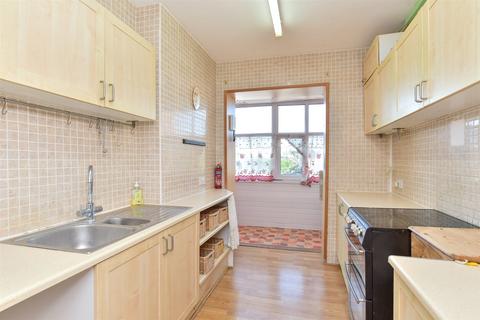 3 bedroom flat for sale, Winchelsea Gardens, Worthing, West Sussex