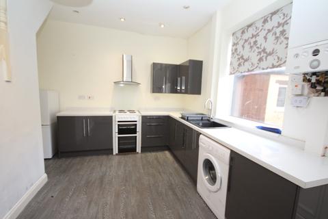 2 bedroom terraced house to rent - Queens Ave, Bromley Cross, Bolton, Lancs, ., BL7