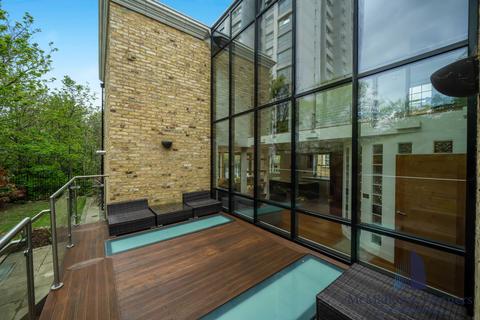 4 bedroom link detached house to rent - Rushgrove Mews, Rushgrove  Street, London, SE18