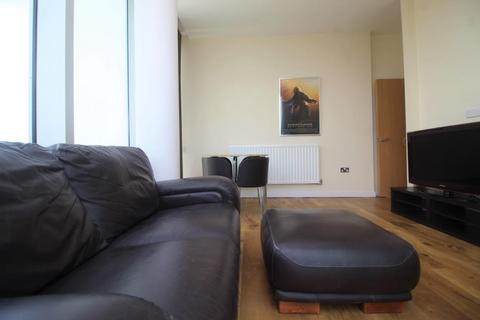 2 bedroom flat to rent, Staten House, The Hub