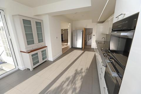 5 bedroom semi-detached house to rent - Golders Green / Hampstead Garden Suburb borders... NW11