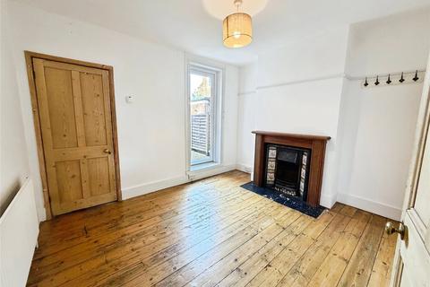 3 bedroom terraced house to rent, Granby Gardens, Berkshire RG1