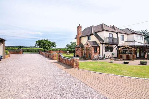 5 bedroom country house for sale, Flats Lane, Lichfield, WS14 9QQ
