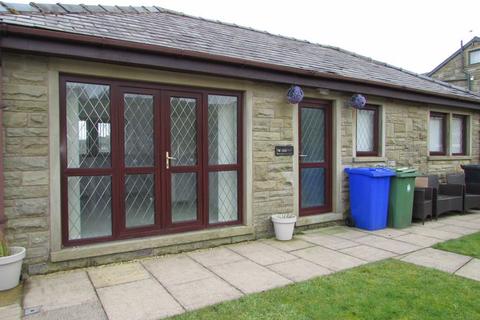 3 bedroom bungalow to rent, The Lodge Whitworth.