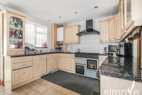 3 bedroom house to rent, Fuller Way, Hayes, Middlesex