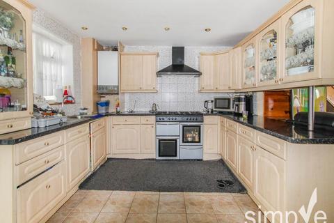 3 bedroom house to rent, Fuller Way, Hayes, Middlesex