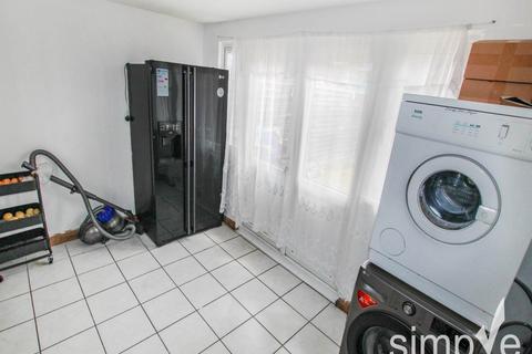 3 bedroom house to rent, Fuller Way, Hayes, Middlesex