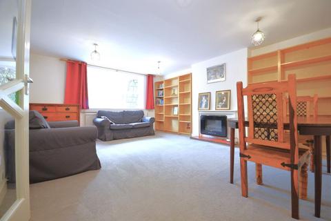 3 bedroom flat to rent, Heathfield Road, Acton W3 8EL