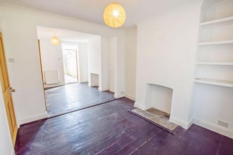 3 bedroom terraced house to rent, Hartington Street, Bedford