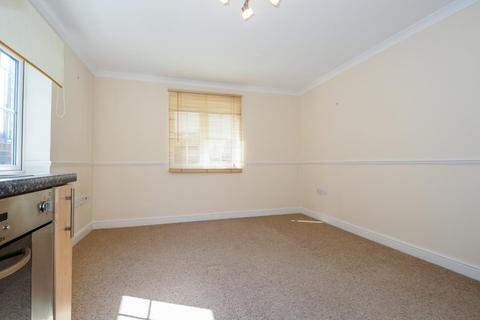 2 bedroom apartment to rent - Baytree Court,  Chesham,  HP5