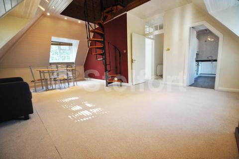 1 bedroom apartment to rent, Bishops Court, Great North Road, London, N2