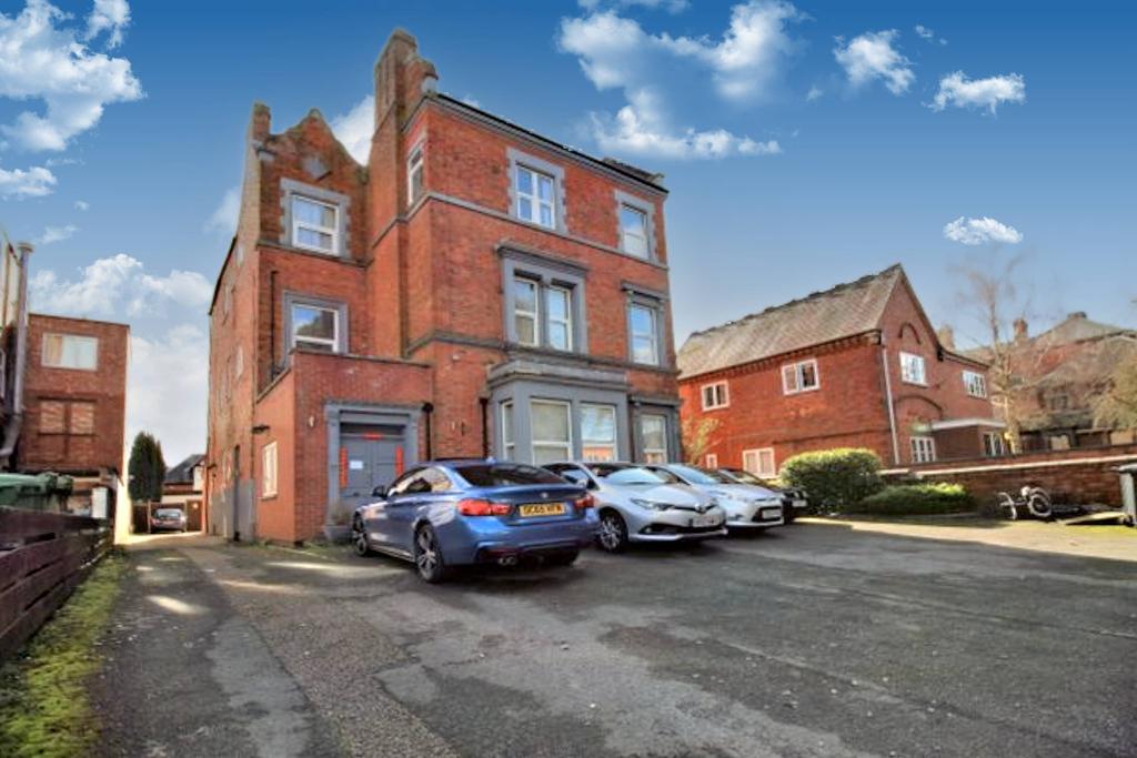 Elmfield Avenue, Leicester LE2 2 bed flat £850 pcm (£196 pw)
