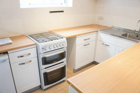 2 bedroom apartment to rent, Warwick Road, Redhill