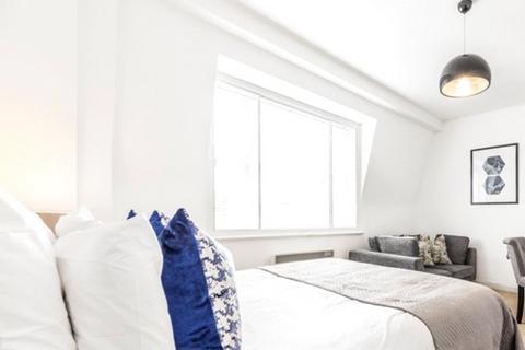 Studio to rent, Hill Street, Mayfair, London, W1J