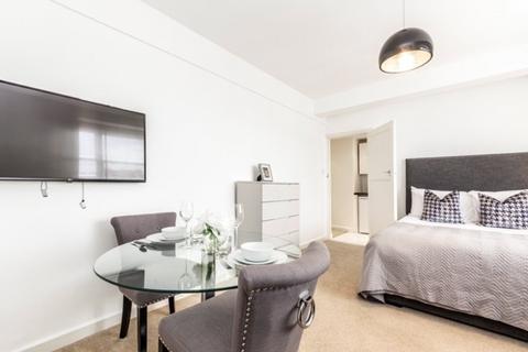 Studio to rent, Hill Street, Mayfair, London, W1J