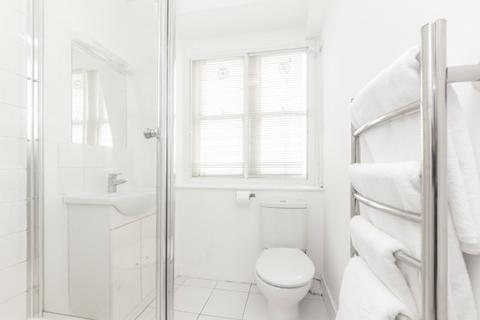 Studio to rent, Hill Street, Mayfair, London, W1J