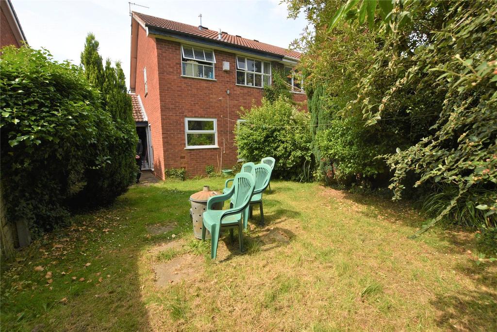 Stanmore Grove, Halesowen, West Midlands, B62 3 bed semidetached house