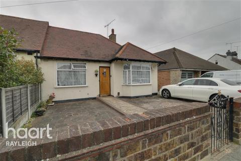 2 bedroom bungalow to rent - St Georges Drive, Westcliff-on-Sea