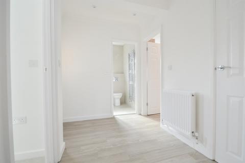 2 bedroom flat to rent, High Street, Storrington, West Sussex, RH20