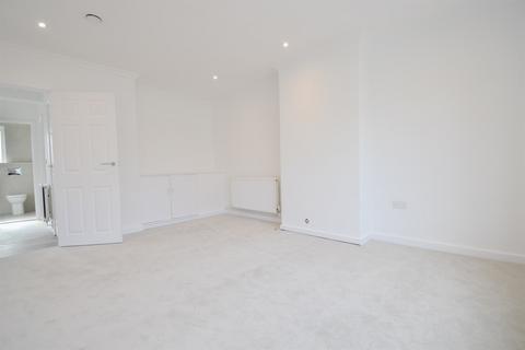 2 bedroom flat to rent, High Street, Storrington, West Sussex, RH20