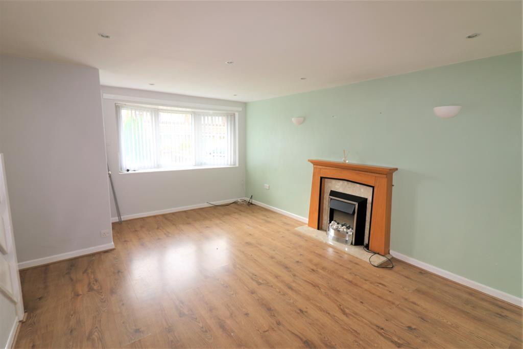 Heyes Drive, Wallasey, CH45 8QL 3 bed semidetached house £125,000