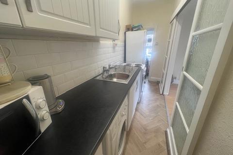 2 bedroom terraced house to rent, Union Road, Liversedge, West Yorkshire, WF15
