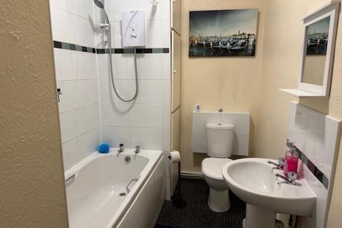 2 bedroom terraced house to rent, Union Road, Liversedge, West Yorkshire, WF15