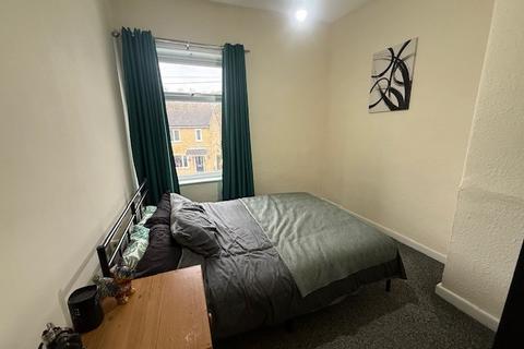 2 bedroom terraced house to rent, Union Road, Liversedge, West Yorkshire, WF15