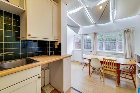 4 bedroom end of terrace house to rent, Somerset Road, Kingston Upon Thames
