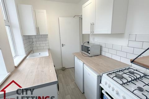 1 bedroom flat to rent, 104 Raleigh Street Nottingham NG7