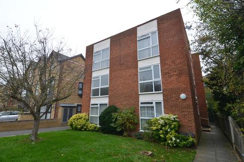 2 bedroom flat to rent, Granville Road, Sidcup DA14