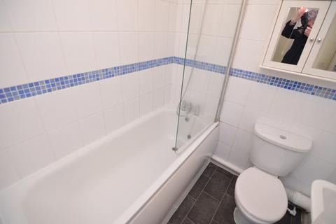 2 bedroom flat to rent, Granville Road, Sidcup DA14