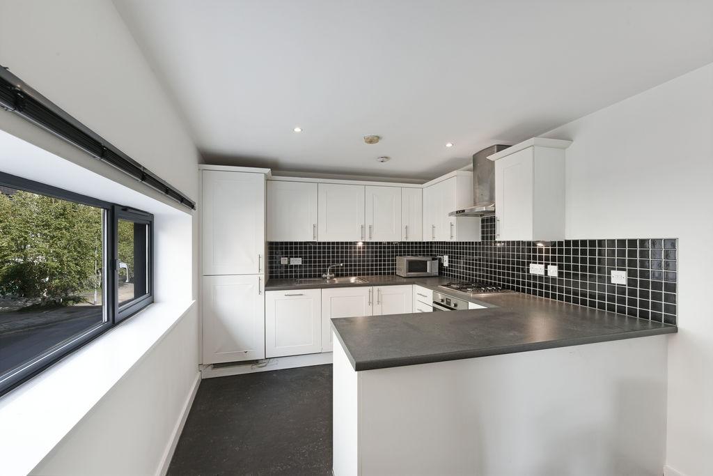 Apartment in Stratford - View 3