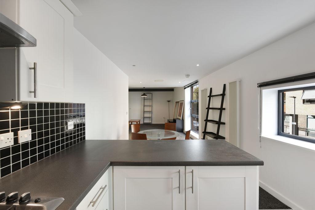 Apartment in Stratford - View 5