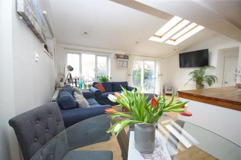 4 bedroom link detached house for sale, Fitzwilliam Avenue, Hill Head, PO14