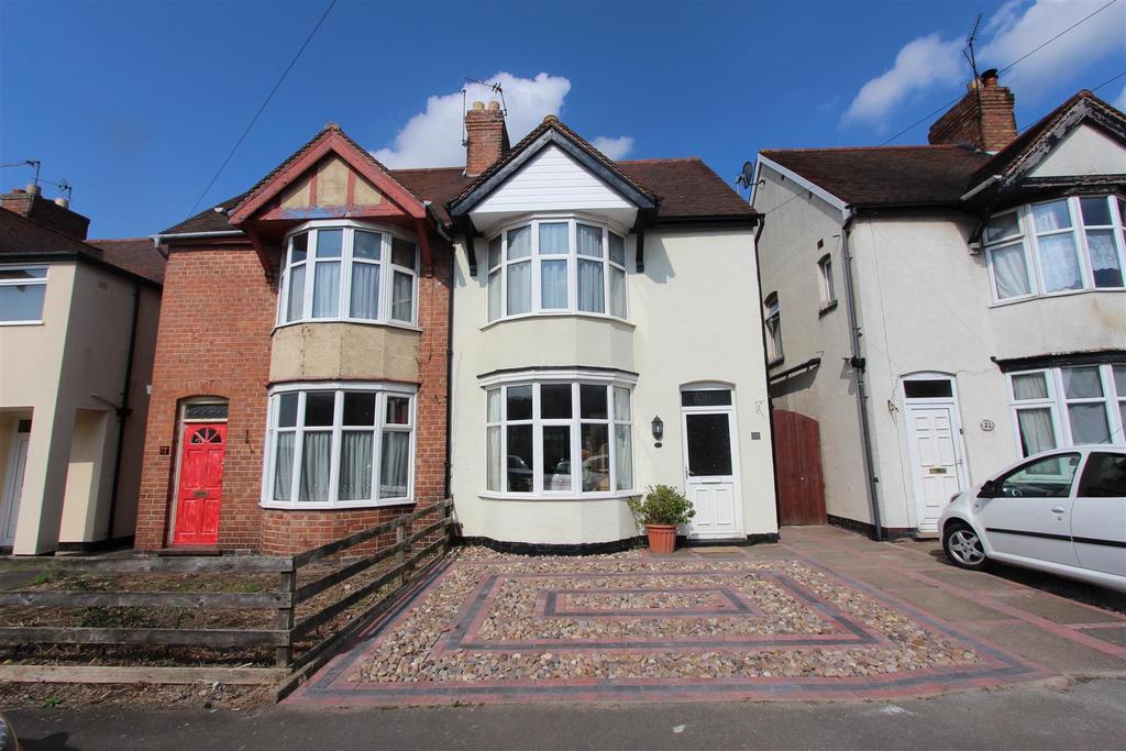 Beaumont Avenue, Hinckley 3 bed semidetached house £160,000