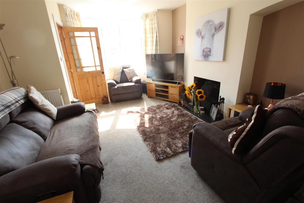 Beaumont Avenue, Hinckley 3 bed semidetached house £160,000