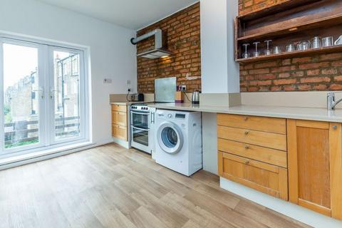 2 bedroom flat to rent, NW1