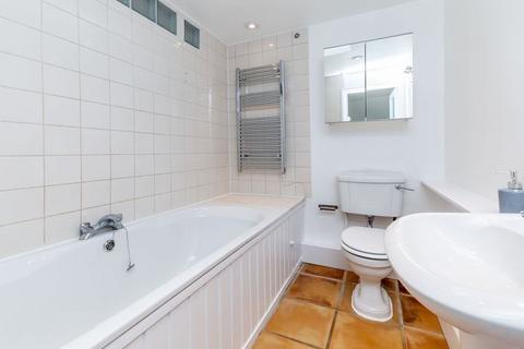 2 bedroom flat to rent, NW1