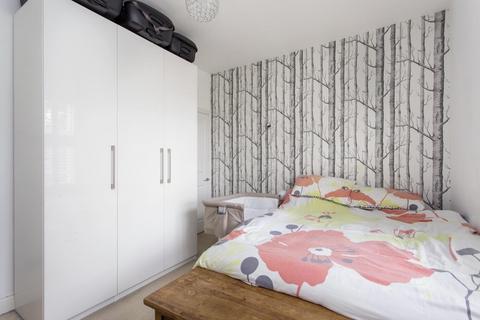 2 bedroom apartment to rent, Caversham Road, Kentish Town NW5