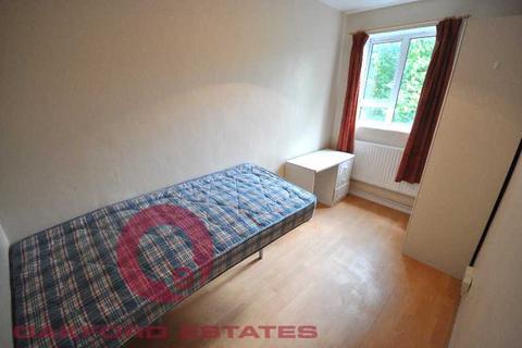 4 bedroom flat to rent, Albany Street, Euston, London NW1