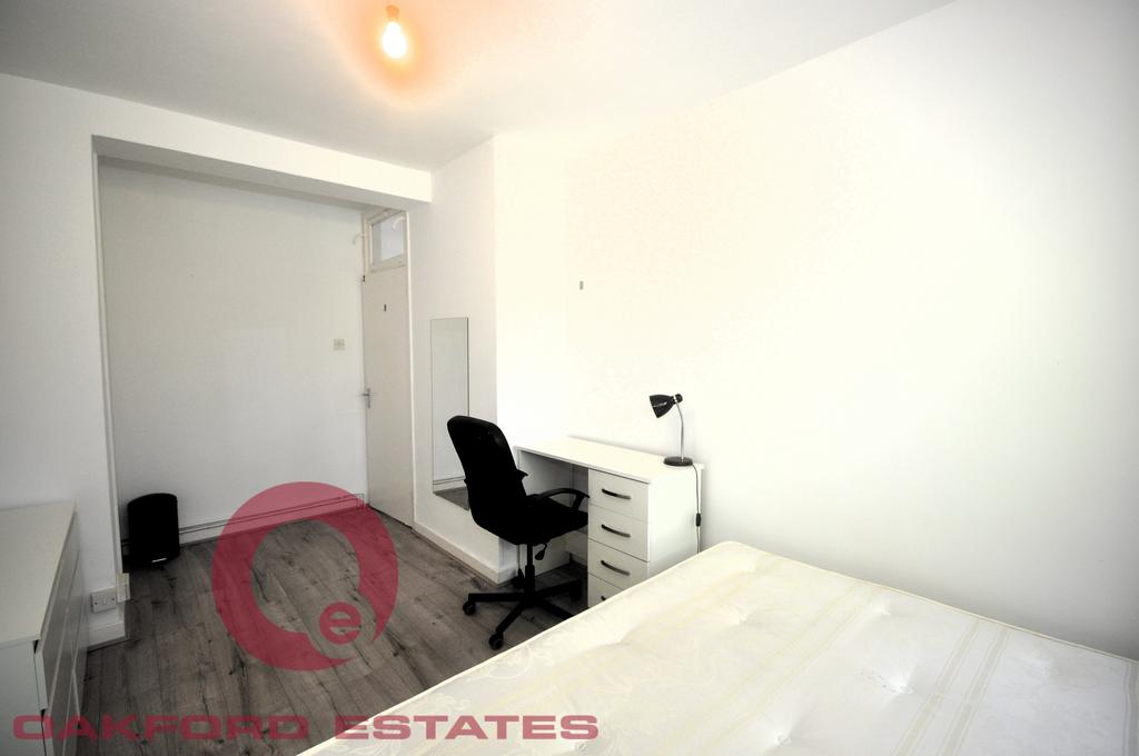 Apartment in Euston - View 3