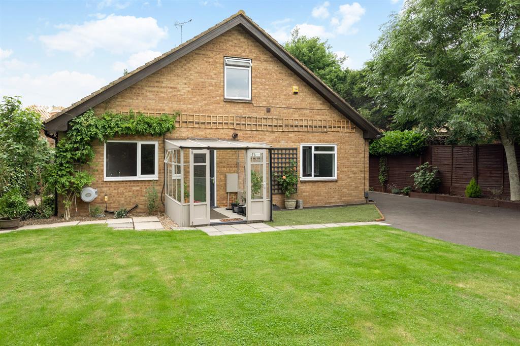 Julians Road, Stevenage Old Town, SG1 3EU 5 bed detached house £775,000