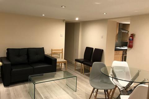 3 bedroom apartment to rent, Derby Road  Manchester