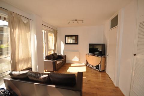 4 bedroom maisonette to rent - Lampeter Square, Hammersmith W6