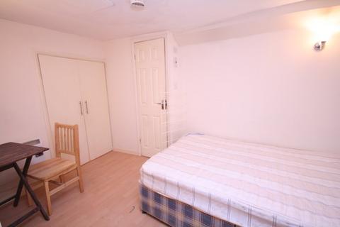 Studio to rent, Offord Road, Islington