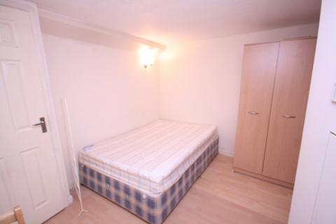 Studio to rent, Offord Road, Islington