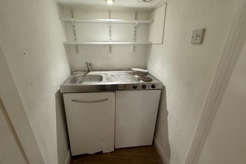 Studio to rent, Offord Road, Islington