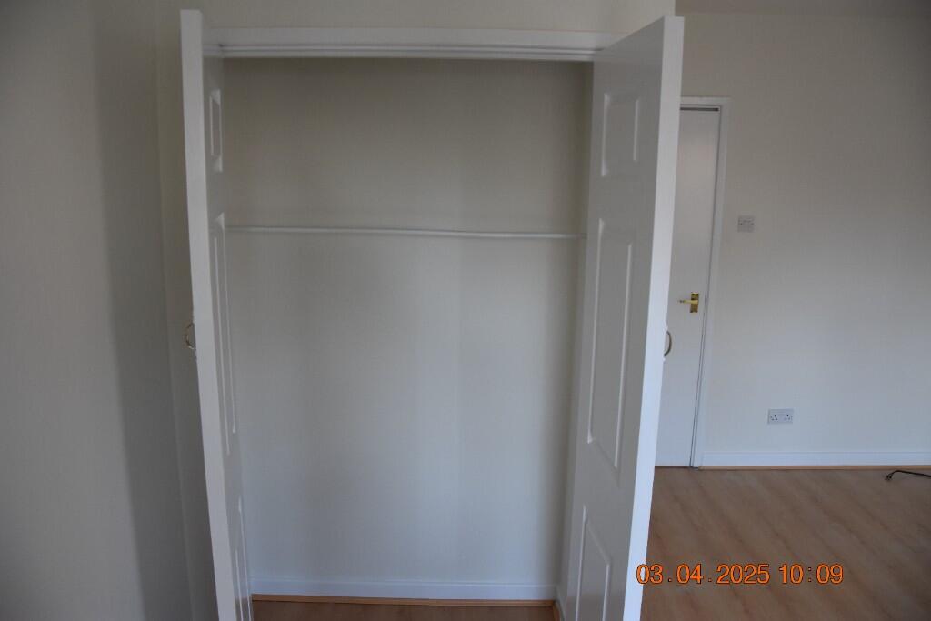 Walk-in wardrobe
