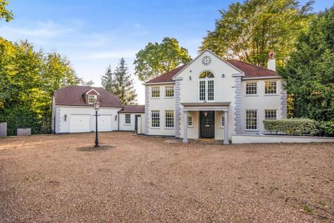 5 bedroom detached house to rent, Roundhill Drive,  Woking,  GU22